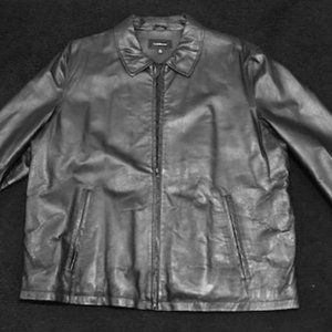 Black Leather Jacket XXL (despite the pictures, this jacket is jet black)